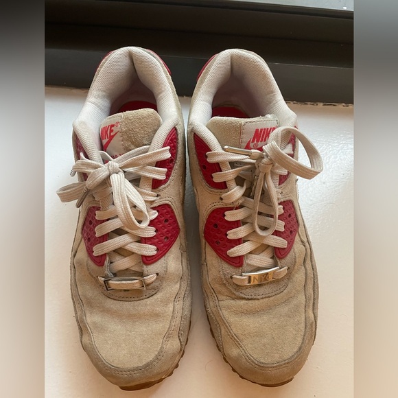 Nike Women’s 2015 Air Max 90 'Strawberry Cheesecake' - Picture 9 of 11